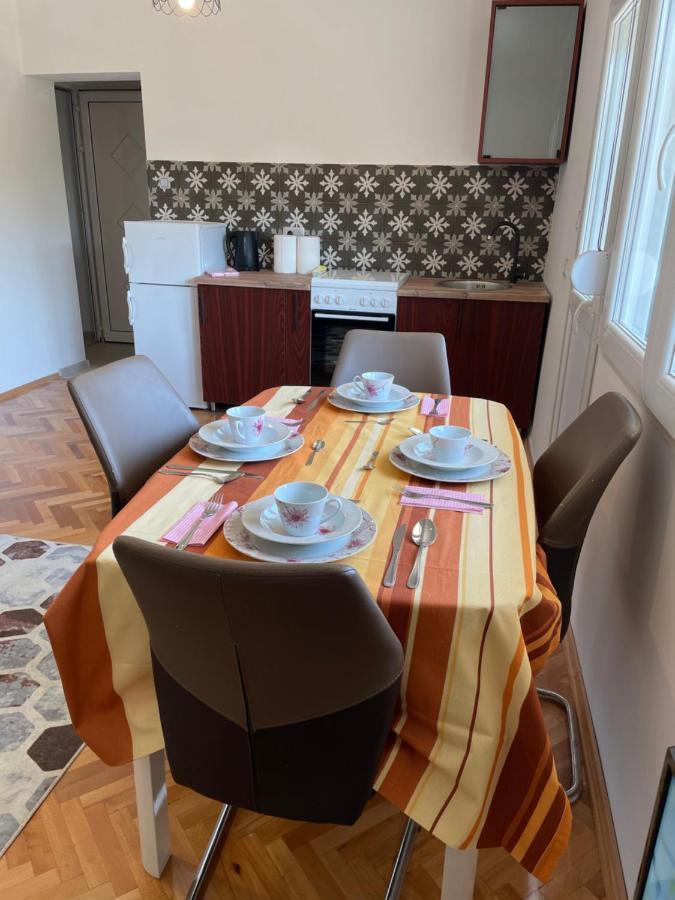 Entire 1-Bedroom Apartment With Free Parking Podgorica Exterior photo